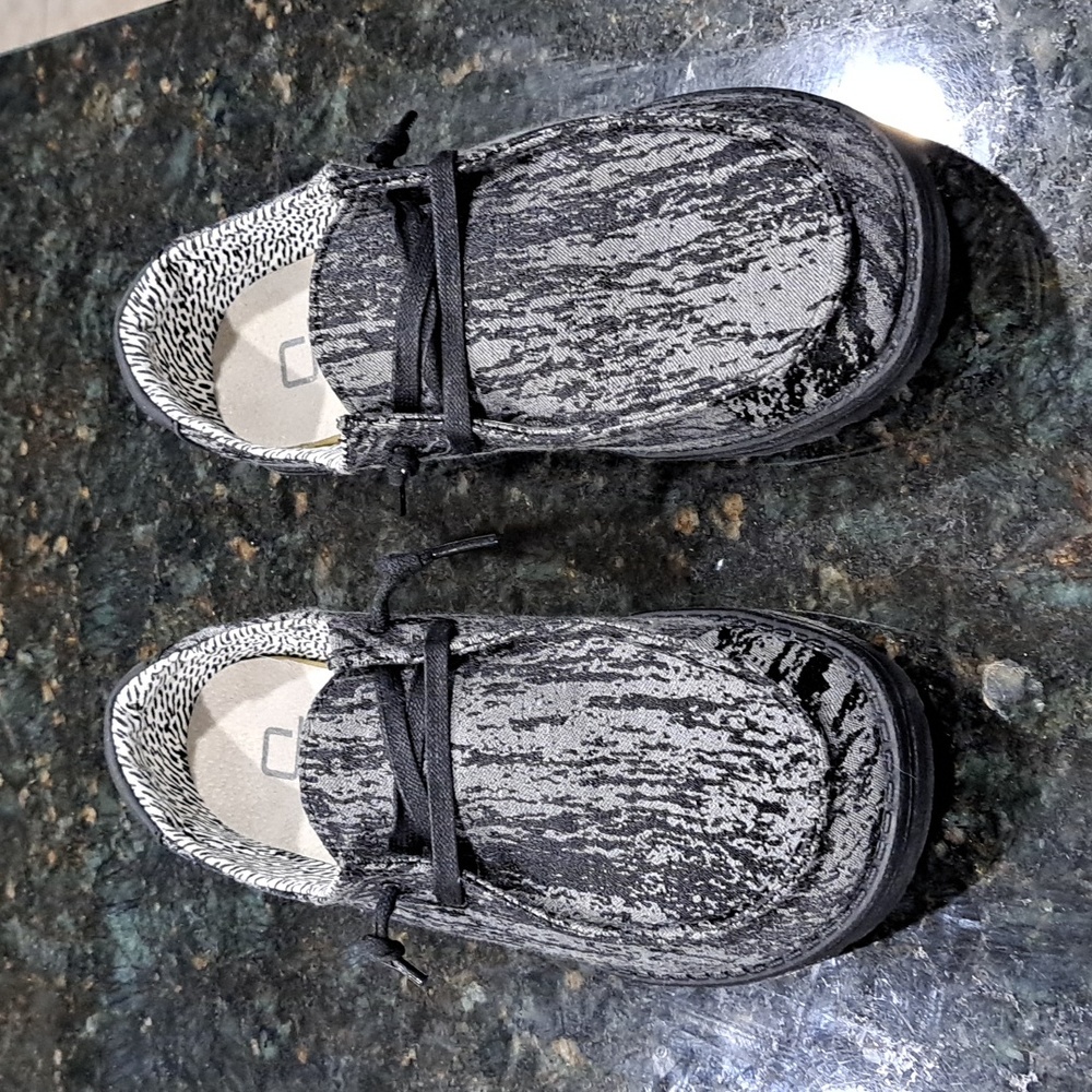 Hey dude (womens size 8) black and grey